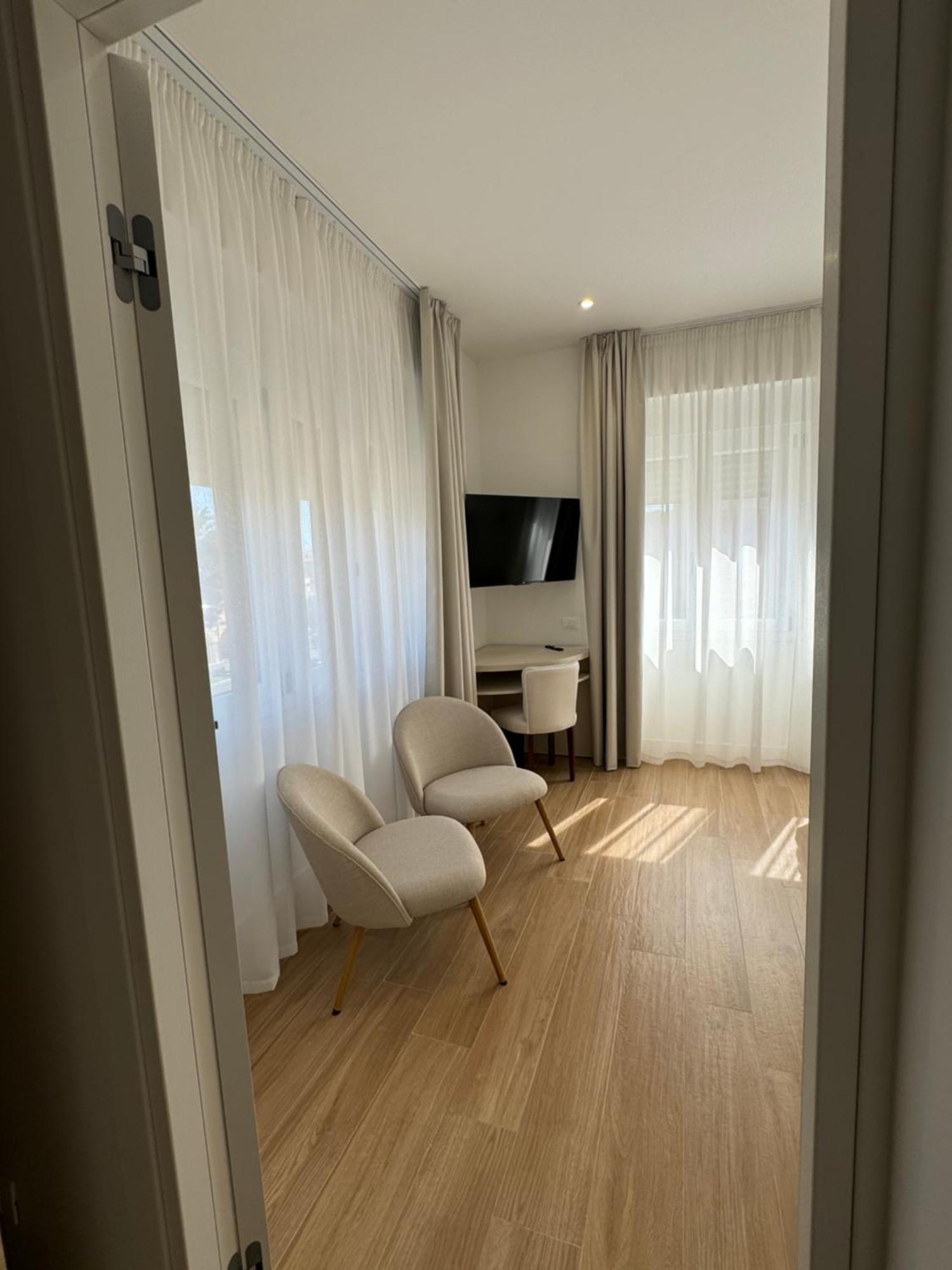 Feel Boutique Rooms Oristano Eksteriør billede