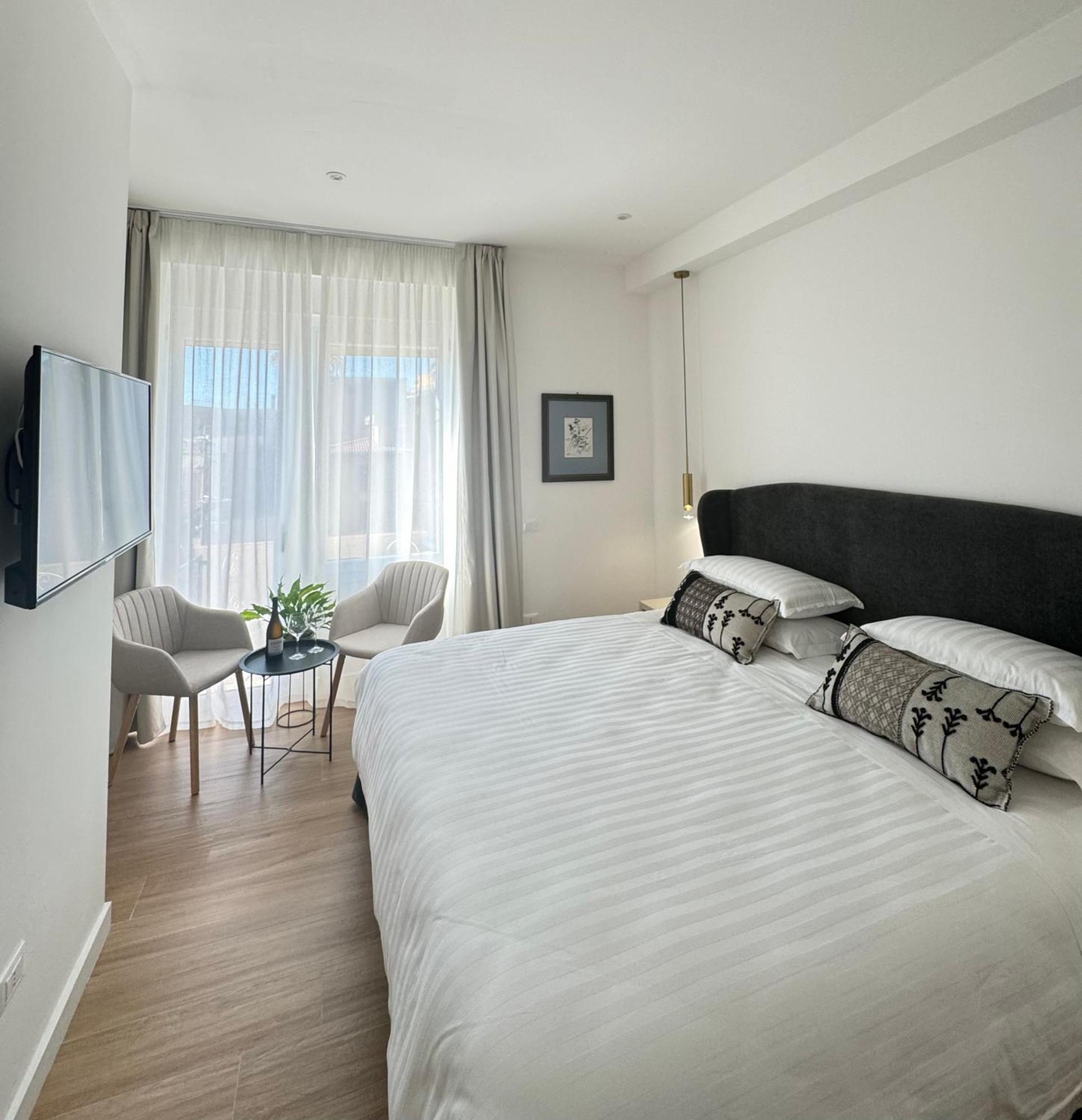 Feel Boutique Rooms Oristano Eksteriør billede